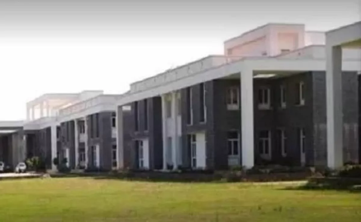 SS Nursing College Devengere